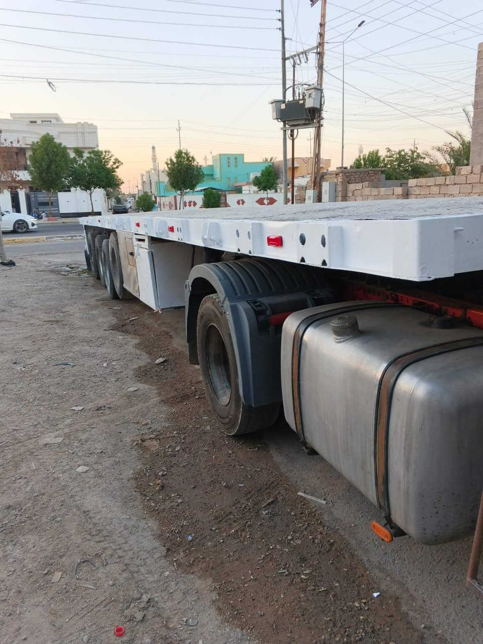 السلام عليكم عربانة البيع 
شاصي سيگام مكفولة من فطر او كسر 
اربع محاور الرابع رفاع 
مطبخ و ثلاجة 
دناكير ١٣ الماني 
السعر 85
مكان الرمادي 
العربانةسبرنگ الرقم 
***********
