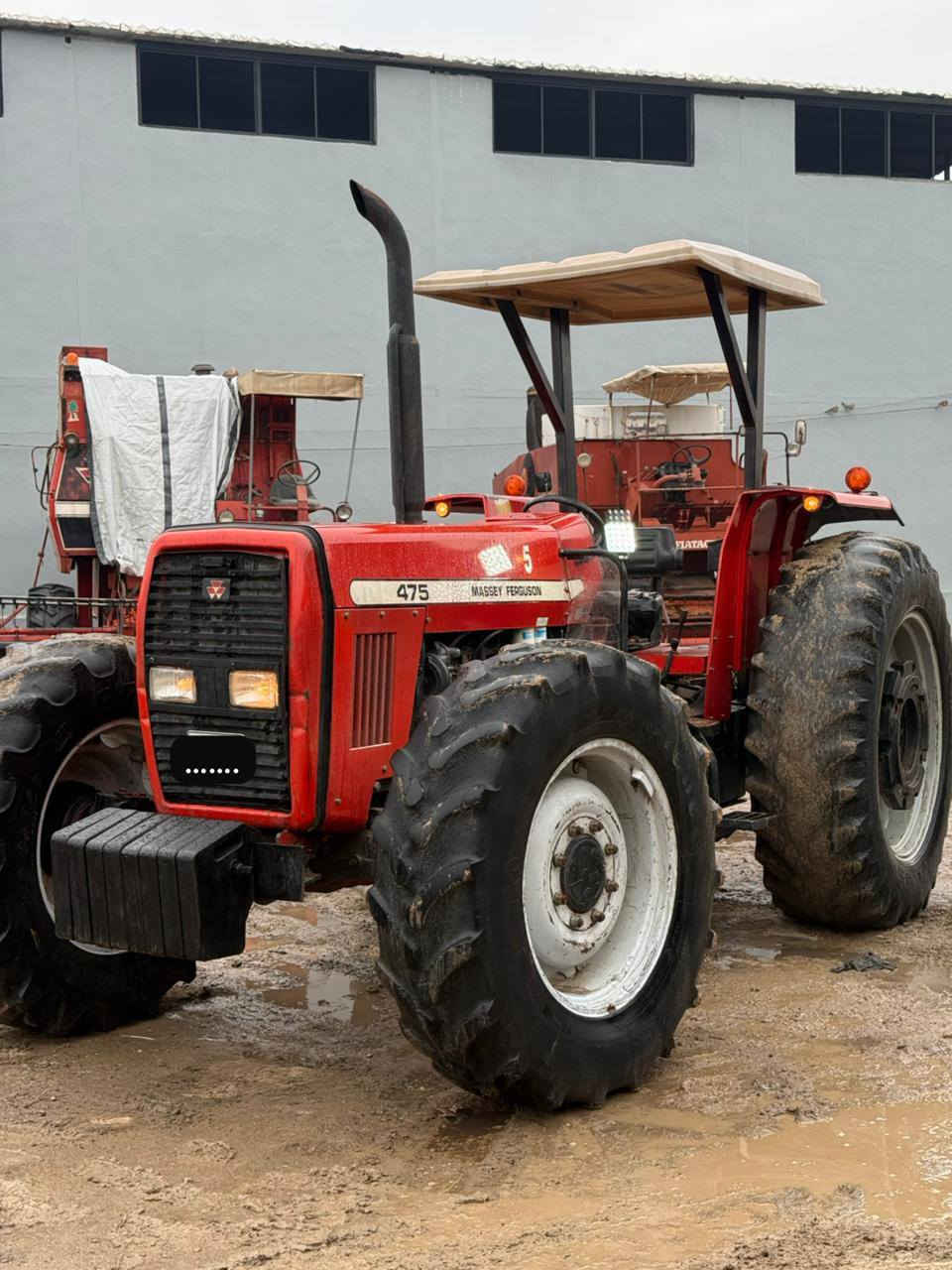 السلام عليكم للبيع تركتر MF 475 برازيلي حجم 130حصان  سوبر  دخول جديد غير مشتغل بالعراق  منفيس  . العنوان دهوك سميل الاتصال على***********/***********
