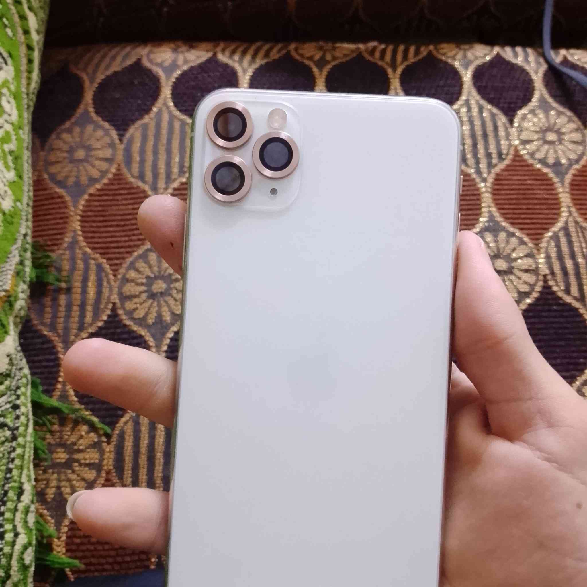 سلام عليكم ايفون 11بروح ماكس البيع بطاريه 71نضافه فول بي بس ضربه بل شاشه مثل ماموضح 
بصوره سعر 210 مكاني بغداد تاجي رقم  ***********متواجد واتساب
