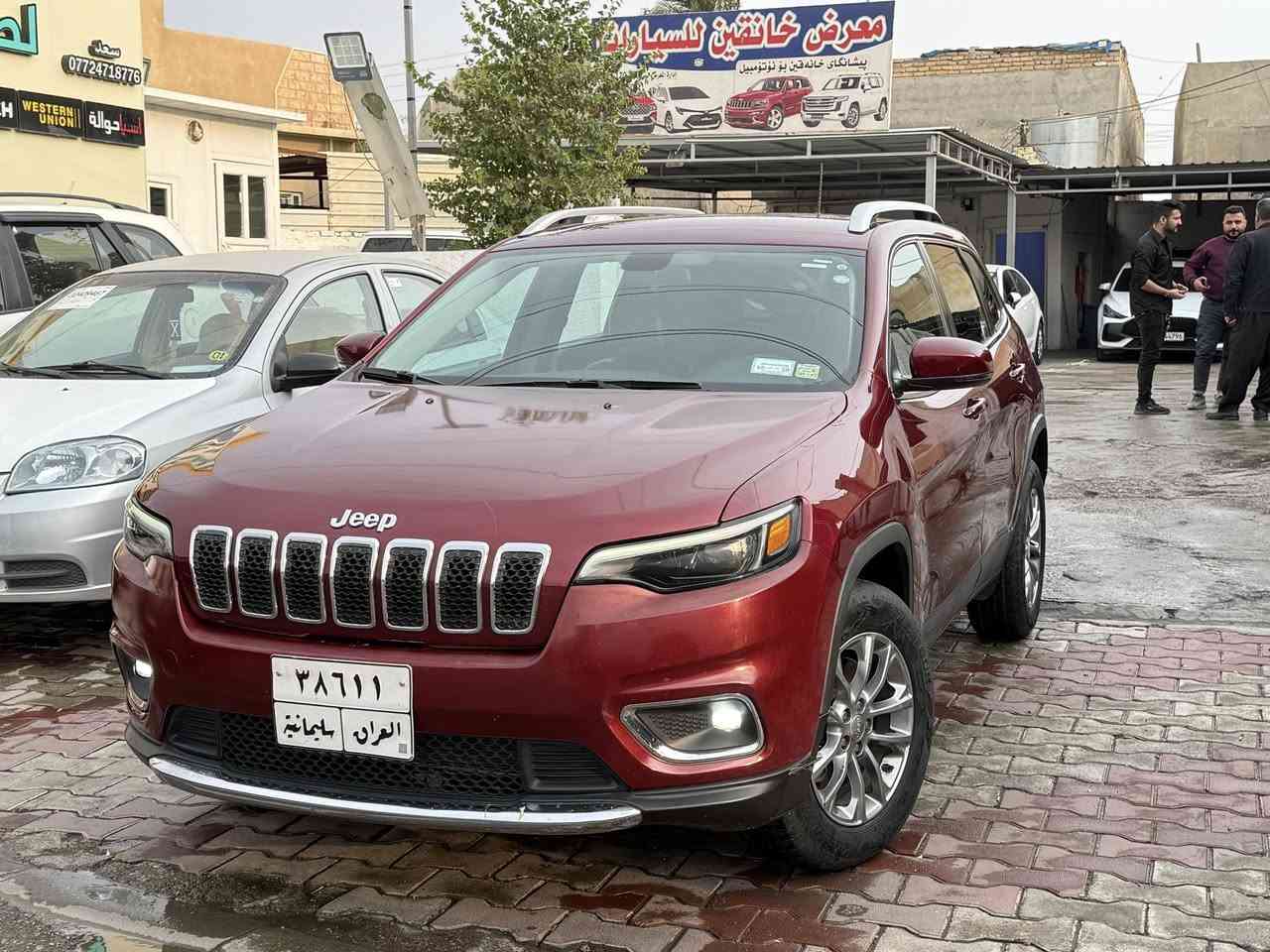 السلام وعليكم نوع السياره  جيب شيروكي 
موديل 2019 
58mil ماشيه
ضرر فقط بونيد صبغ بدون دواخل 
بدون ايرباك 
سونر مرفق
مواصفات فورويل بصمه كوشن جلد
رادارات شاشه كاميره
السعر 137$ بي مجال 
العنوان ديالى خانقين / معرض خانقين للسيارات
للاستفسار ***********
