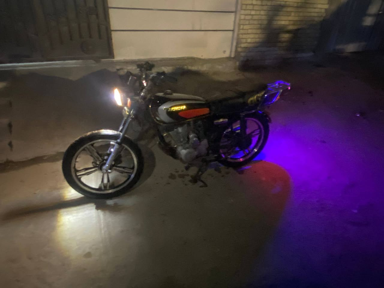 مديل 23 شغاله سلف هندر نقص بيها مال بريك فقط رايدها ب 425 مكاني بغداد البياع ***********
