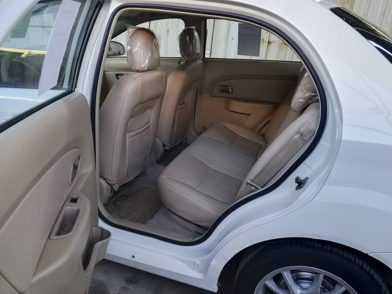 شيري فلاوين 2013
مكفوله بدون صبغ محرك وكير وتبريد وصدر وكهربائيات
كله مكفول سياره ناعمه وخاليه من النقص سعره 52ورقه
رقم بغداد دولي للاستفسار ***********
