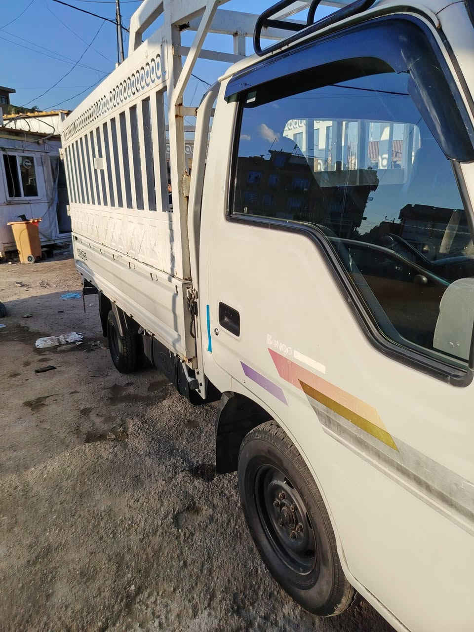 فنتيره للبيع موديل 2000 مكانهه بغداد الشراي يتصل
***********
للعلم السياره مال موكب ما تشتغل
