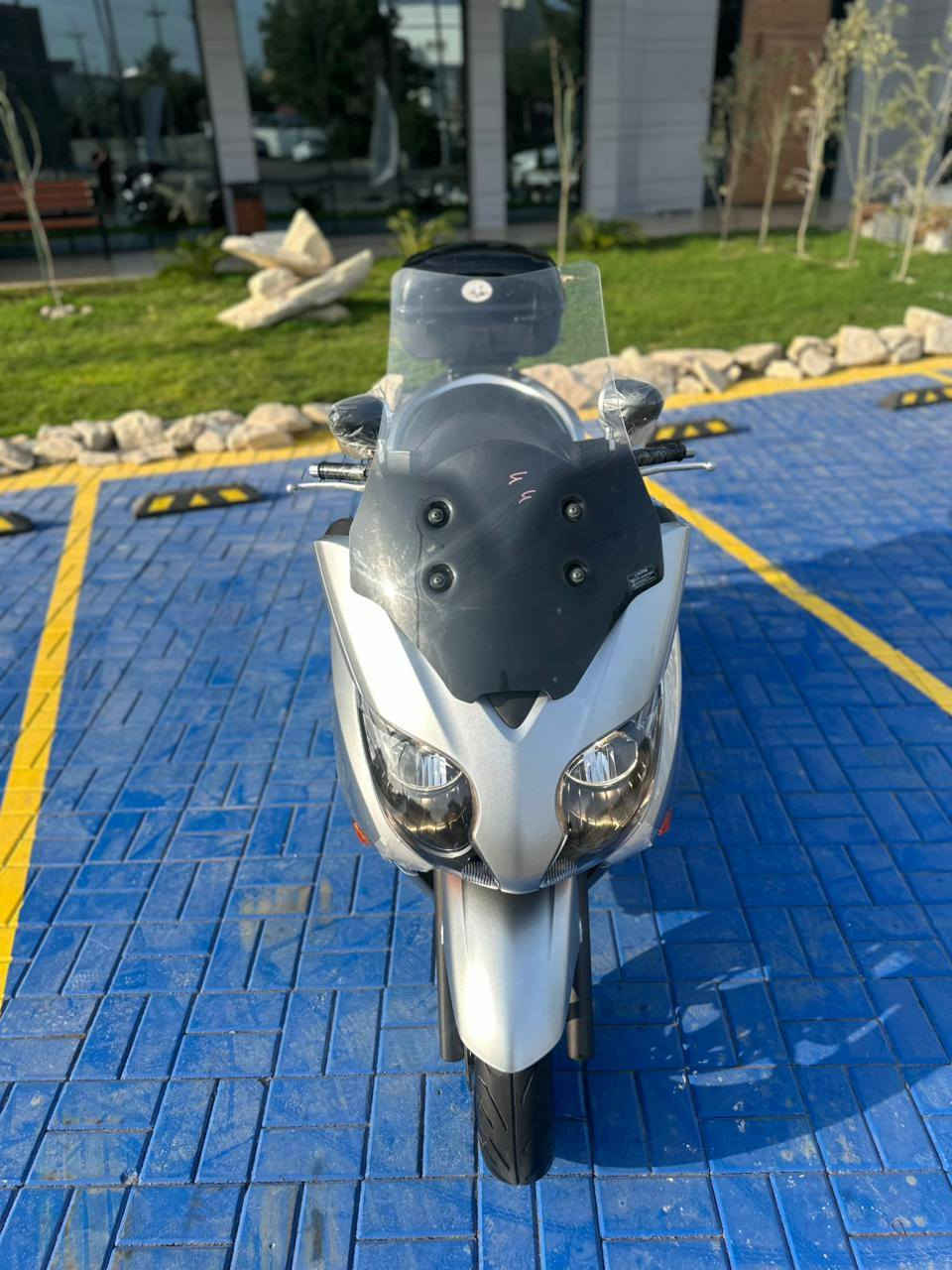 #تـــحفــه_فــنـيـه

الي يدور قطه مميزه وجديده بالكارتون يجيني 
 
ياالله فورزه MF صفر 10 لون سلفري ابو لشذره
 جديد لوك في حالة الوكاله  نظافه 💯بل 💯 

تيرات جدد اماي خلفي

انه ماخذه من معرض
عدي ابو عسل 
لدراجه منفيس
 
مواصفات
  
7 كير 4 تحويلات 
نظام سبورت +اوتمواتيك  
بصمه +سويج طوارئ 
صندوق خلفي ضافي
وياله نجمه اسون 
سايد بريك +ستاند حساس   
عدة الشركه + 
بصمات عدد 2

المسافه المقطوعه 
18الف حقيقي ع ممشه اليابان
الدراجه بحاله الوكاله الجناي يتصل ويدلل مكاني بصره 

السعر 25ورقه 
لدراجه كارتون وبالعافيه ع ياخذه

اي ستفسار 
***********
