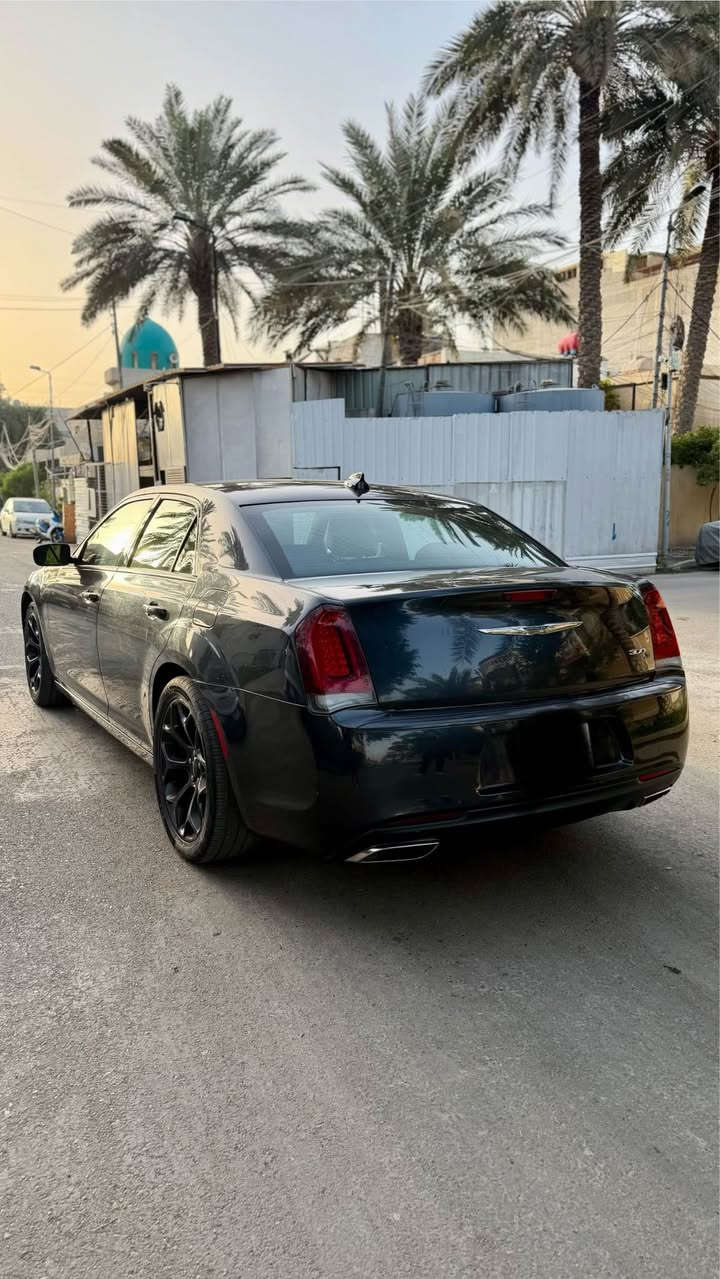 كرايسلر 300S (اوباما) للبيع
موديل 2019 
اللون فيراني (اسود كذاب)
ماشية 80 الف ميل 129 الف كيلو متر 
كشنات الامامية كهرباء 
كشنات الامامية تدفئة
تبريد منفصل 
شفتات سترين
تحكم ستيرن جهتين
كار بلي
بدون سلايد 
السيارة استخدام شخصي صار ٥ سنوات عدنا 
السيارة مابيها اي نقص
حادثها امامي بنيد و جاملغات ثنين 
بيها تعديل بسيط بالشاصي
بيها ٣ ابواب كلير
بيها سونار جاهز 
السعر 22,500 دولار
تواصل على الرقم *********** بغداد, العراق

