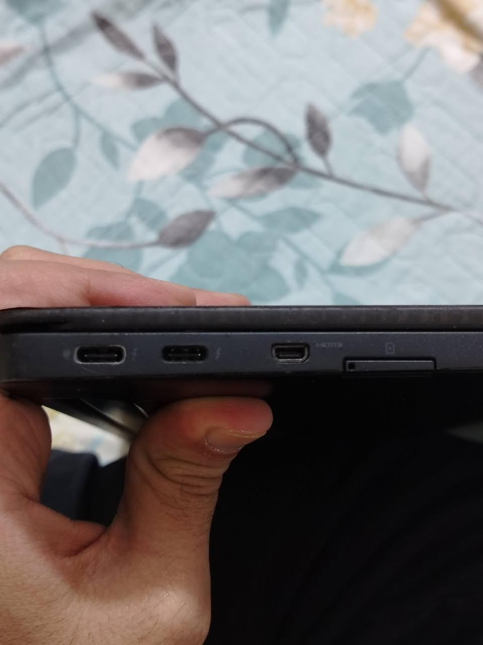 مساء الخير لابتوب مستعمل للبيع مواصفات حلوة للتصفح والدراسة وشاشتة ips الوانها حلوة وشحنها تايب  سي حديث  و بيها بصمة يد و شحنها جيد المواصفات

LAPTOP DELL /LATITUDE 7370
INTER CORE M7
RAM 16GB
M. 2 512GB
SCREEN SIZE : 13 IPS FHD
CAMMERA

للتواصل واتساب
***********
مكاني بغداد مدينة الصدر
