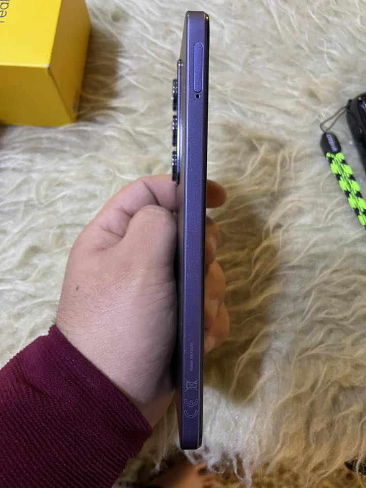 ريلمي C75X
الجهاز مستخدم شي قليل
حيل نظيف بي هاي الطخه الي يم شحن بس 

ذاكرة 256
شاحنة اصلية 
كاميراتو حيل حلوة 
سعر 210
وبي مجال 
مكاني موصل ايسر 
***********
