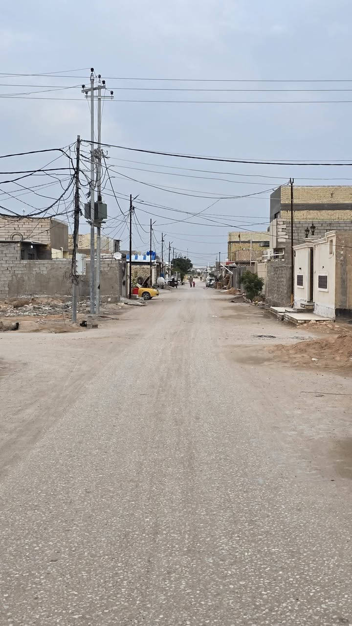 سلام عليكم عرصه للبيع 100متر
عل طريق ياعلي قريبه عل شارع كربلاء 
عمود 125وتنزلهه 
قرار محكمه مشمول بل تطويب 
خدمات ماي كهرباء 
تبليط 
5ونص وبيهه مجال 
رقم ***********
