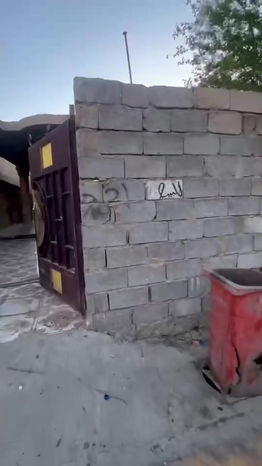 بيت بحي الضباط قرب ماركت الرزان مساحته 300 متر
ايجاره 600


**إذا كنت صاحب هذا الإعلان وتريد حذفه لأي سبب، رجاءا أرسل رسالة إلى الدعم الفني**