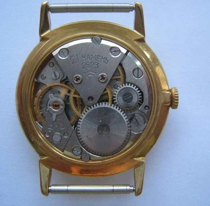 اخوان هذه الساعه روسي كقطعه تذكاريه قديمه تحمل شعار الاتحاد السوفيتي( CCCP) من ماركه راكيتا نصب تكويك


**إذا كنت صاحب هذا الإعلان وتريد حذفه لأي سبب، رجاءا أرسل رسالة إلى الدعم الفني**