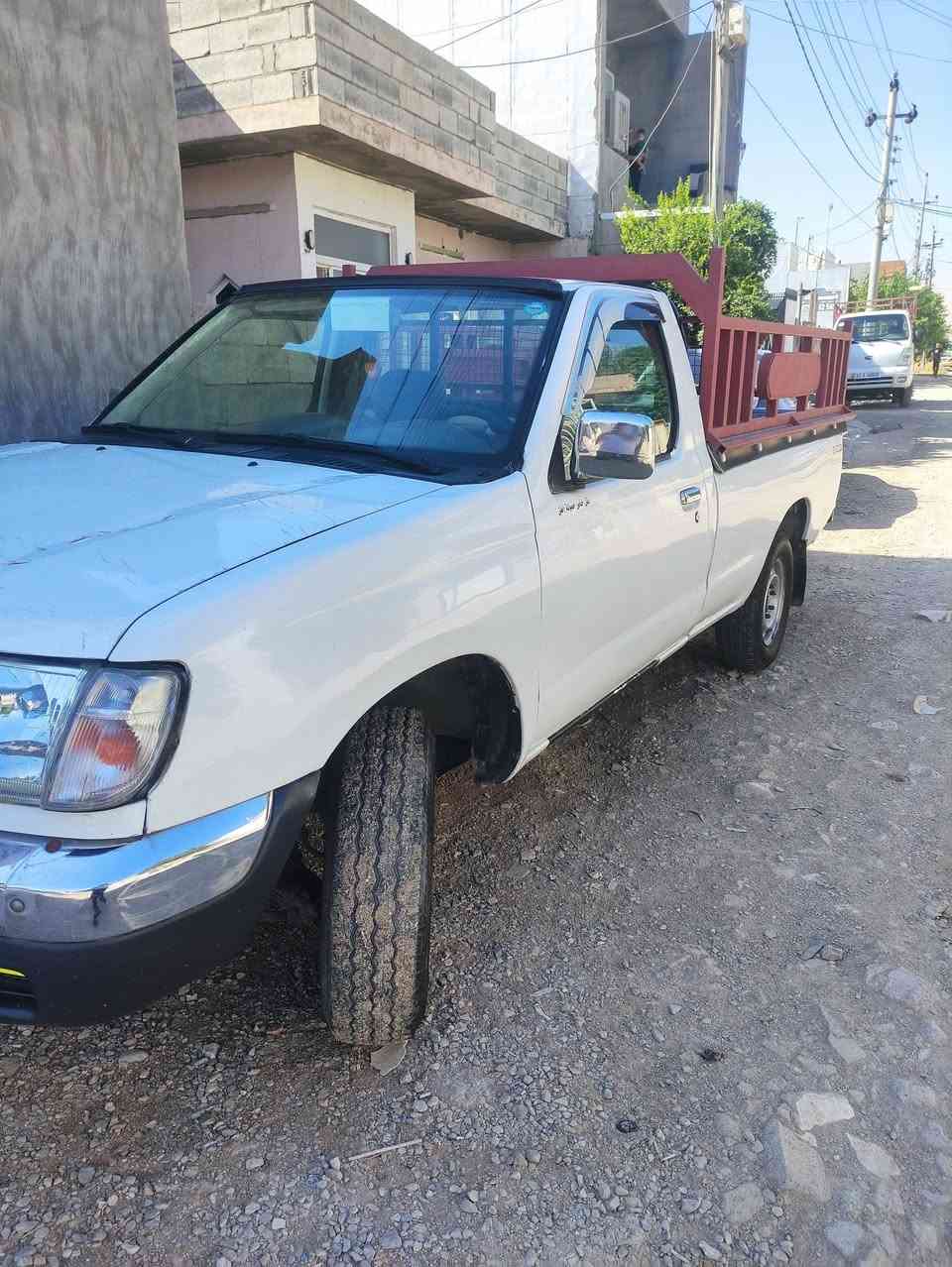 نيسان 2001 سه نه وي تا زه يه 2031كيرو مه كينه وشانسو ئه كسلو تاخم بيشو دوا به شه رت تا زه مه كينه ي ته سفيت كراوه تابلي توندو تولوبي مه سره فه يه ك دينار مه سره في تيا نيه هه مو گياني به شه رت ما لي دؤسته ***********/)))***********شوين سليماني
