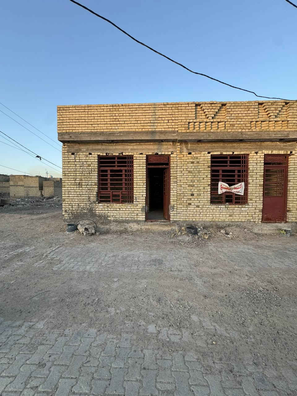 ‏سلام عليكم 50 متر للبيع عدد اثنين قرب الشارع الخمسة كيلو هيكل *********** العنوان الدوالم خلف السكة
