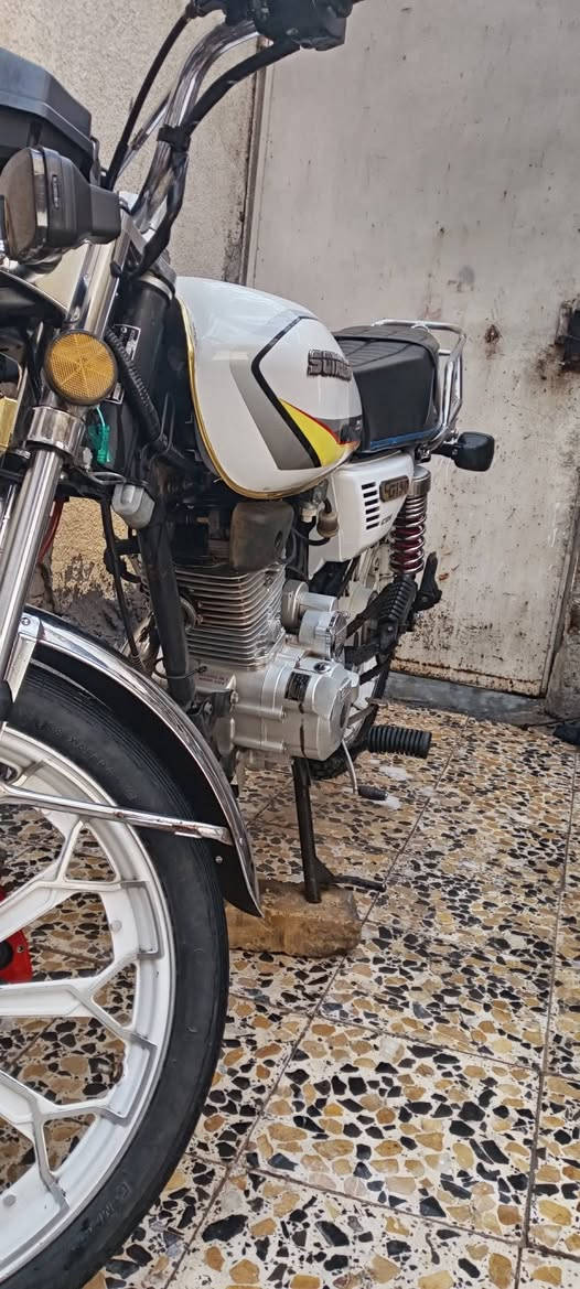 السلام عليكم دراجه سيفان موديل 2024 دراجه كامل بيه بس لاستيك ولف خفيف
مكاني بغداد مدينه الصدر 

سعر 650 وبيه مجال حك اجيه 

رقمي 
***********
