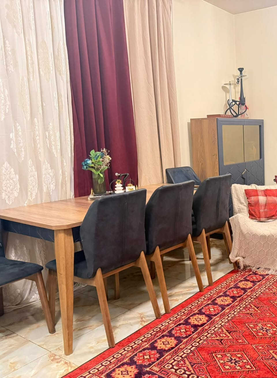 ميز طعام 6 كراسي نظيف جدا وخشب ثقيل السعر 300وبي مجال مكاني بغداد


**إذا كنت صاحب هذا الإعلان وتريد حذفه لأي سبب، رجاءا أرسل رسالة إلى الدعم الفني**