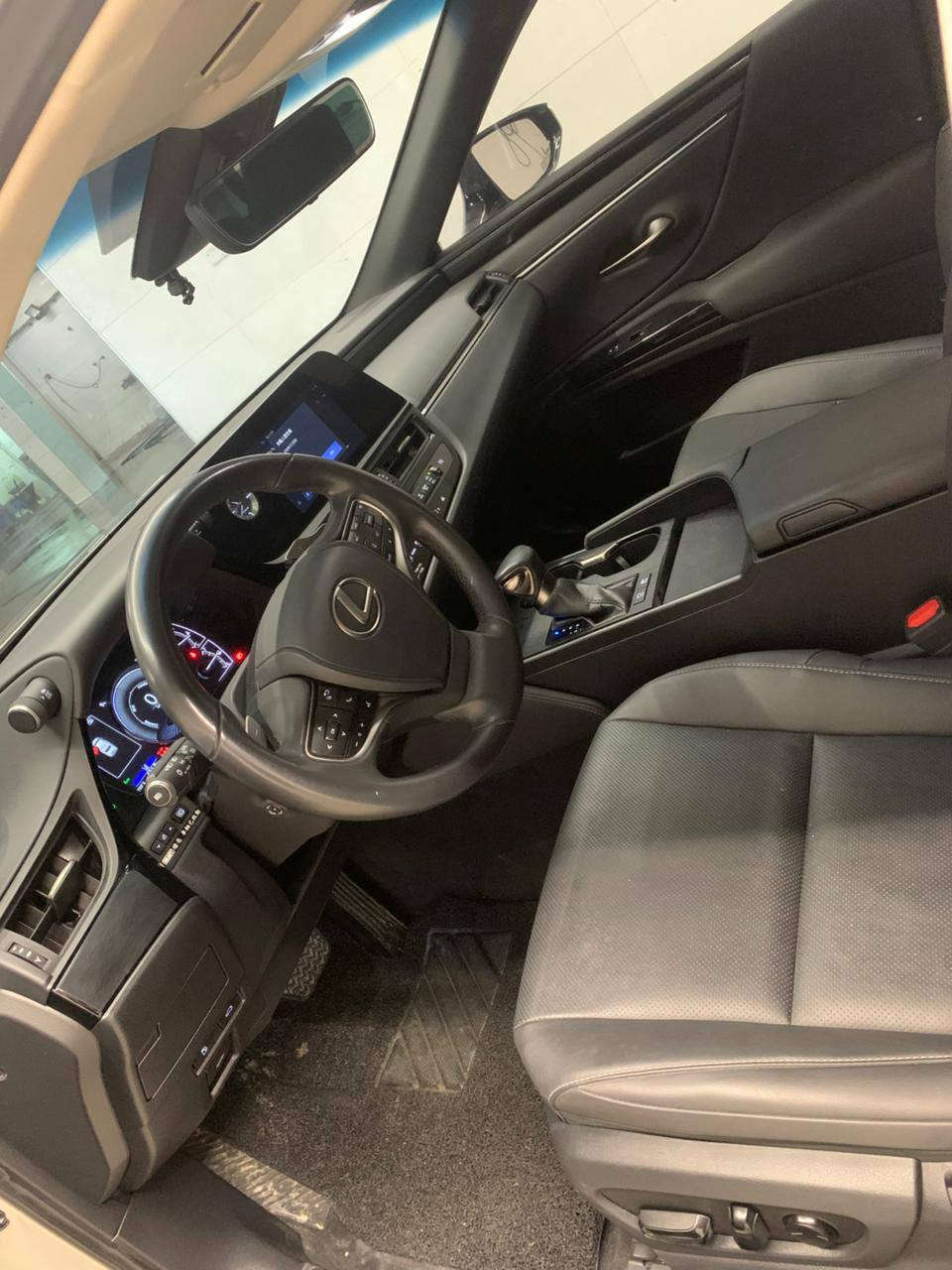 سيارة لكزز موديل 2023 هايبرد ، ES300h,2023, قطعتين صبغ جاملغ امامي يمين و جاملغ خلفي يمين ، ماشية 53198 كيلومتر اوروبي سلايد فول مواصفات كشنات اسود ، للاستفسار *********** وتس اب ، اسيا كورك فقط تغير الكود *********** ، السعر 29000$ بي مجال
