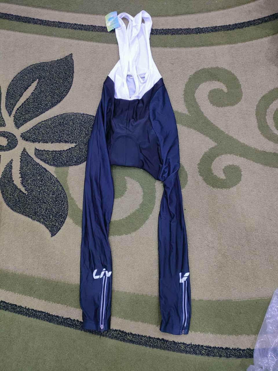 للبيع دريسات احجام مشكلة عدد القطع 14 سعرهم اذا شلع القطعة على 5 الاف يعني مجموعهم يصير 70 الف واذا تريد مفرد السعر حسب القطعة عنوان موصل 
متوفر توصيل جميع المحافظات 5 الاف


**إذا كنت صاحب هذا الإعلان وتريد حذفه لأي سبب، رجاءا أرسل رسالة إلى الدعم الفني**