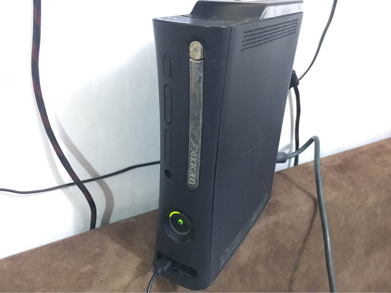 ‎اكسبوكس ٣٦٠ جاسبر مهكر سعره ٧٥ قفل🎆
‎بي ٨٠ لعبه و الهارد اصلي ١٢٠ كيكه 📂
‎يجي ويا جوستك و محوله 🔌
‎الجهاز مهكر بي نضام اورورا العربي 🇮🇶
‎الجهاز نضيف جدا 🎇
‎يشغل العاب و اقراص الاكسبوكس الاورجنل هم 🌴
‎يحتوي على العاب القويه مثل: 💪
-GTA 5
-PES 2018
-COD Modern Warfare 3 + BLACK OPS 2
-MINECRAFT

‎سعره 75 الف قفل
‎توصيل متوفر باعتماد فقط 
‎مكاني بغداد اليرموك بغداد, العراق


**إذا كنت صاحب هذا الإعلان وتريد حذفه لأي سبب، رجاءا أرسل رسالة إلى الدعم الفني**