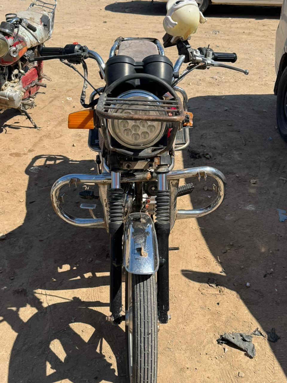 السلام عليكم دراجه فيوم 2015 اوراق كامله كهربائيات شغاله محرك 150سي عوزها فقط قبق بانزين 
العنوان شوملي قرب الدفاع المدني 
السعر  550بيها مجال     *********** الاتصال
