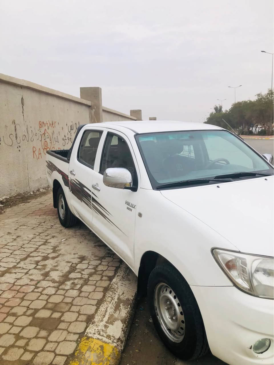 سلام عليكم تويتا هايلوكس للبيع سيارة نضيف حلو موديل 2010 بدون نقص سيارة محرك جبير 2TRPيعني قبق اسود كير محرك صدر جديد  طيارات جديد  كولة بشرط 

سيارة ماناقص ربع دينار سيارة بسمي سنوية لحد 2030تحويل مباشر 

بنسبة صبغ سيارة قطعة اسود صقف تكمة بودي كولة بلادي بدون صبغ بس 7قطعة اسود يعني7 رش سيارة بدون حادث قوية بدون كلب بية طغة بصيط اخوان 

سيارة سعرة 148بية مجال بصيط 

اذا شراي اخليك علي راسي موشراي بس تسئل لاتخابرني بس اجواب تيلفون 
هاي رقمي *********** مكاني كركوك كركوك, العراق
