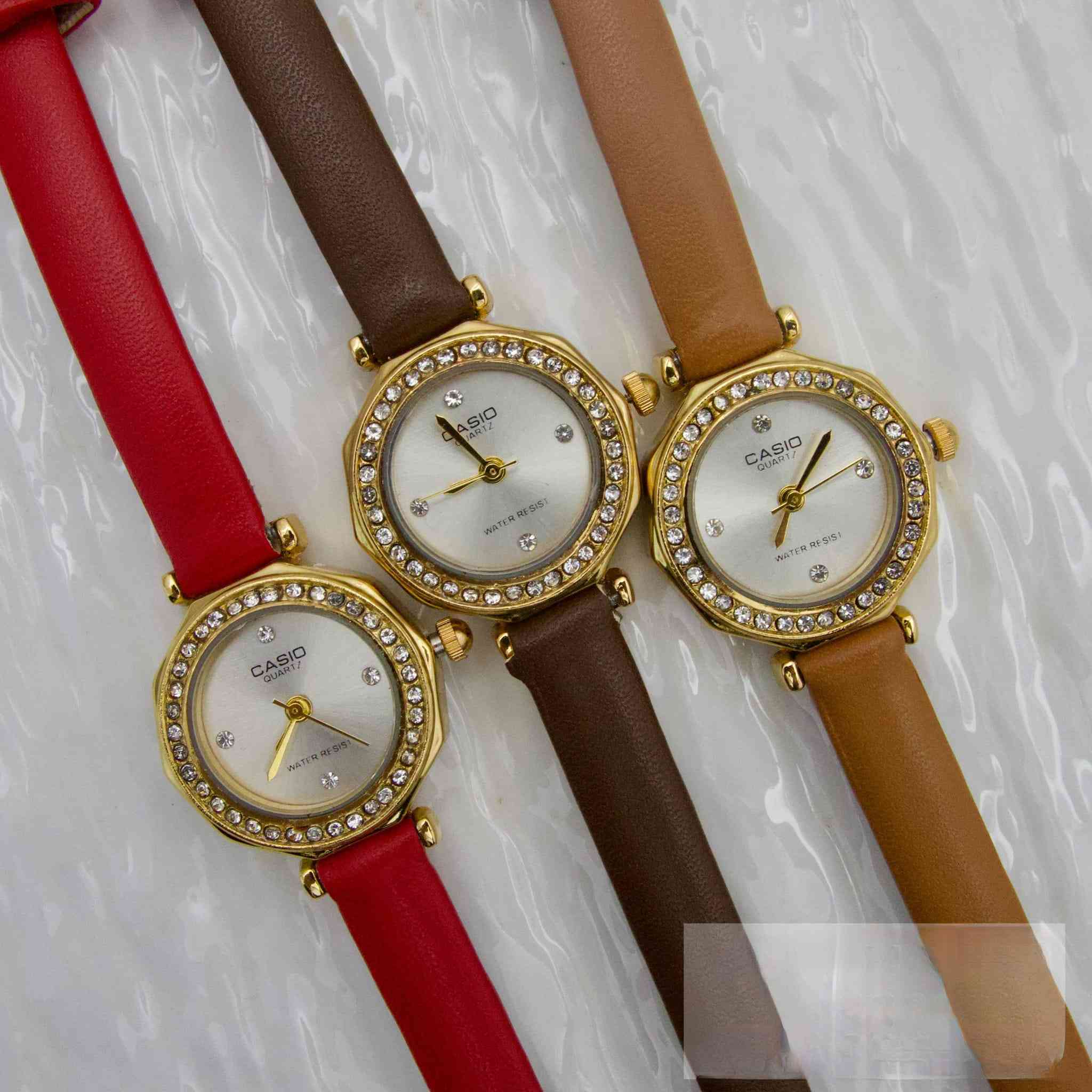 😍 نسائي جلد كاسيو 😍
😘طلاءثابت 100٪ الأصلي 😘 
🤩الجامه زفير ضدالخدش والصدء🤩 
🤗ضمان 2سنه  حقيقي من تاريخ الشراء
مستعدون لعمل الطلبيه حسب الطلب
  🌷توجد موديلات وتصاميم حديثه🌷
 🌺زورونا ستجدون كل ماهو جديد🌺
لمعرفه الأسعار 
 الاتصال على الرقم فايبر واتس اب...
*********** سيد عمار
 ***********محمد مهدي 
يوجد توصيل  جميع محافظات العراق 
           مجمع عالم الساعات 
       الديوانيه السوق الكبير 
      محمدعبدالرزاق الخضري
