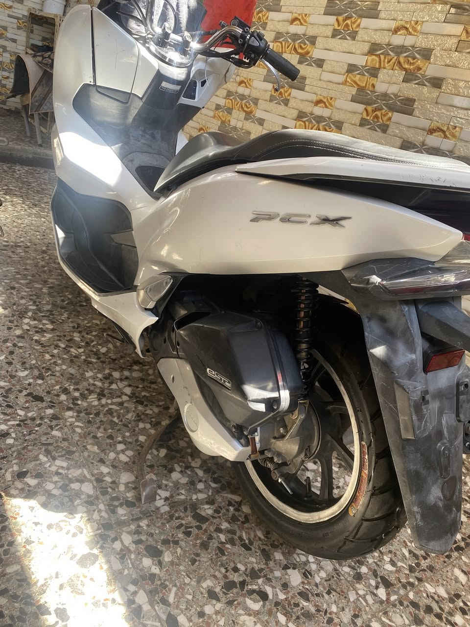 سلام عليكم بي سي اكس جيل ثالث مكفوله للبيع مكان بغداد مدينة الصدر ***********
