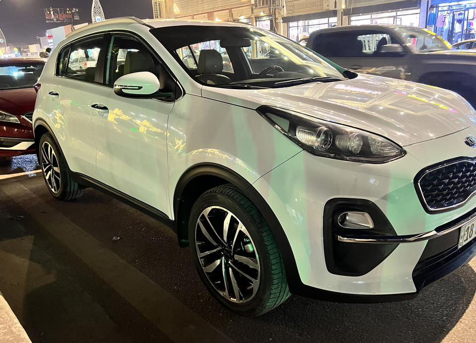 سبورتج 2021 رقم بابل بأسمي بيها شبر صبغ بالدعامية الامامية فقط وبارد بالباب الخلفية جدا قليل ومصلح درجة اولى والباقي مكفول سعرها 205 .. موجودة بالحلة ***********
