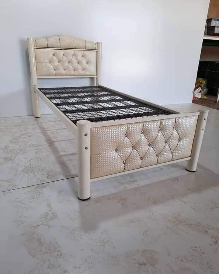 سرير نفر 

 سرير حديد قوي وجاهز للاستخدام.

قياس السرير 90*190سم

مناسب للي يدور شي مرتب بسعر مناسب.

 السعر 70
متوفر خدمه توصيل


**إذا كنت صاحب هذا الإعلان وتريد حذفه لأي سبب، رجاءا أرسل رسالة إلى الدعم الفني**