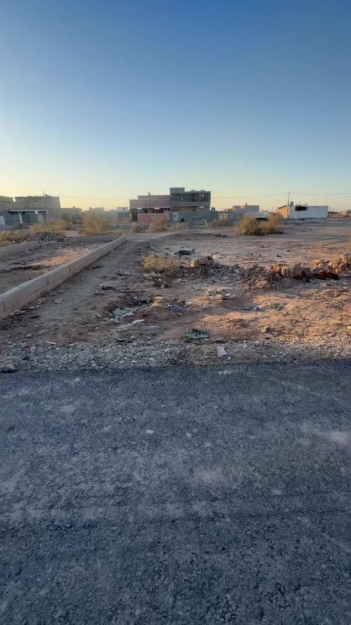 سلام عليكم قطعه ارض لبيع مساحه 108مترً
سند 25 سبع قصور شارع ابو علي 

خدمات ماء وكهرباء ومجاري وتبليط 

عرض الفرع 9متر السعر 14وبيه مجال 

*********** بي وتساب 

***********

أو مراجعة المكتب التساهل عنوان سبع قصور شارع ابو علي قرب أسواق سواعد بيت عربي
