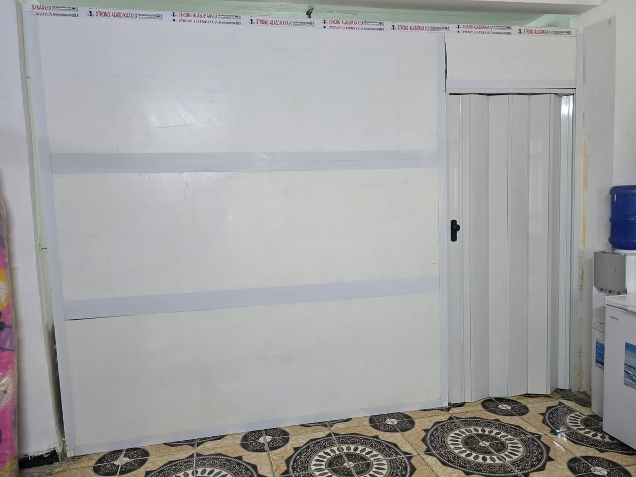 قاطع سلايت بي في سي نضيف مابي كل ضرر 
الطول 3 امتار العرض 4 للبيع نهايته 130


**إذا كنت صاحب هذا الإعلان وتريد حذفه لأي سبب، رجاءا أرسل رسالة إلى الدعم الفني**