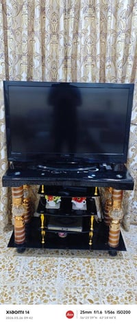 بلازما مع الميز للبيع حجم 42 بالة بدون نت  07518181513