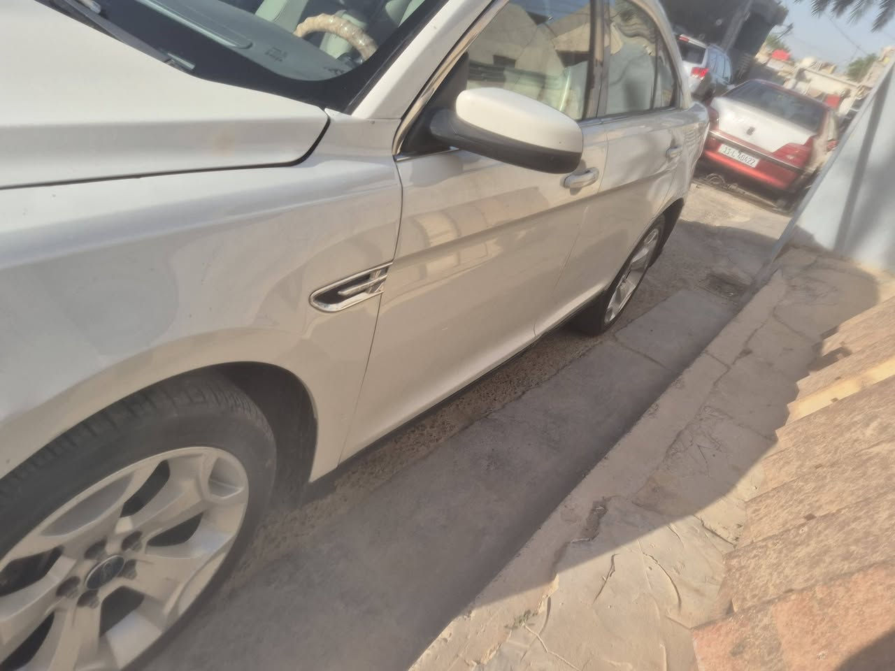 فورد ٢٠١١ بغداد بسمي خليجي فتحه بالسقف تحكمات استير شفتات السعر ٨٩ مال بيع ***********
