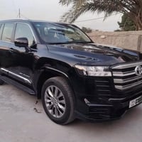 من رخصه الادمن تيوتا لاندكروزر 2024 GXRلمتدد  ماشيه 23الف السياره بوضع...