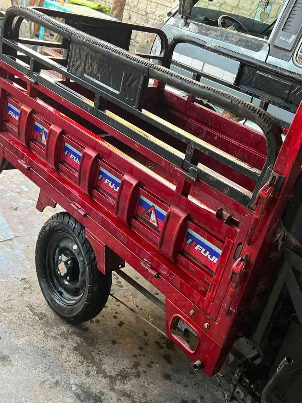 للبيع ستوته شحن نضيفه
بطاريات جديده قبل شهر اشتريتهن سعر الواحده ٦٠ الف
ماطور جديد 
مكاني بغداد العامريه 
سعره 950 
***********
