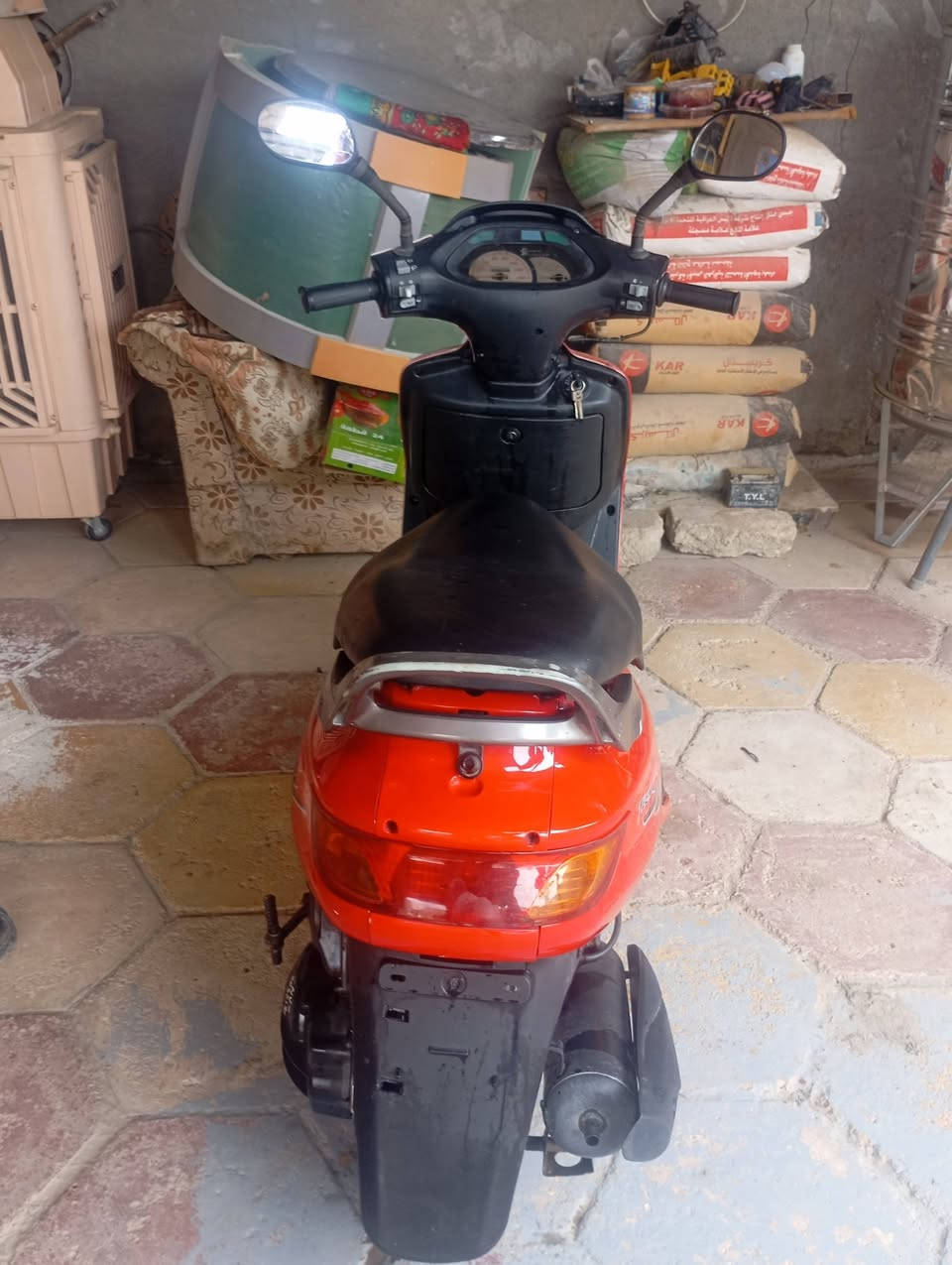 السلام عليكم هاي الفراشه صارله 3تشهر من طلعته محركه مامفتوح كله شغاله بس بيه كسر بلكفر موجود بالفيديو سعره 500 مكان بابل شارع 80  رقم موبايلي  ***********
