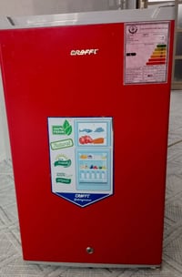 ثلاجه نظيفه • حجم ٦ • تخبل ع الفحص