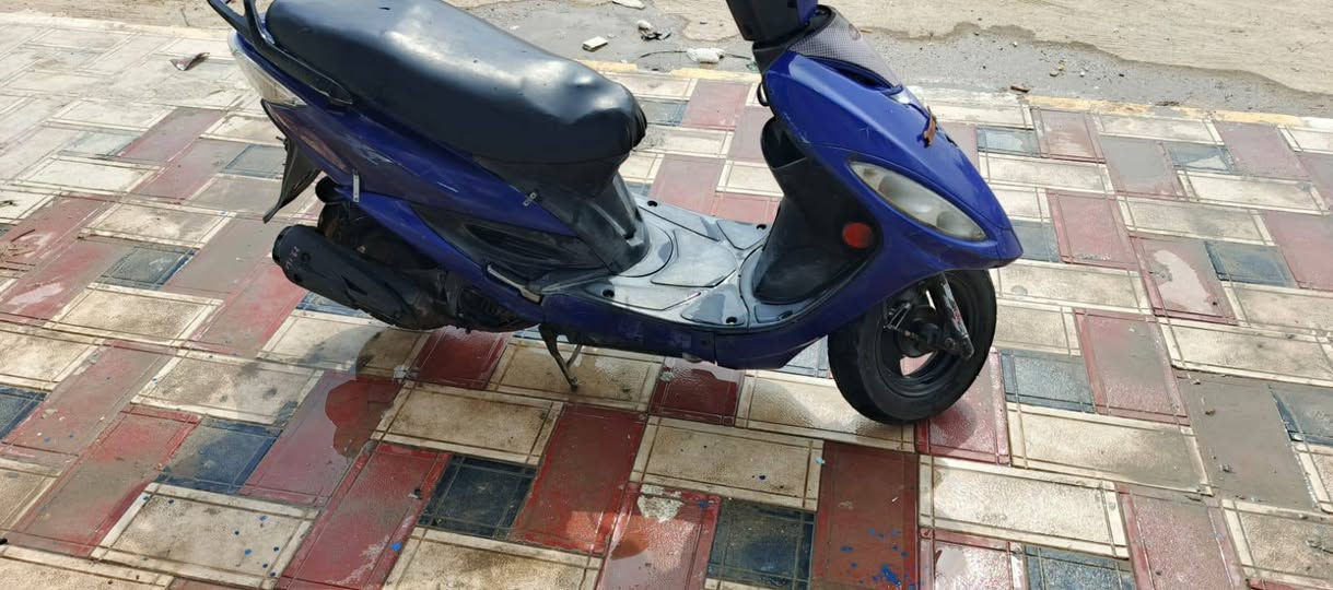 سلام عليكم شباب دراجه جي فور للبيع كاطعه ناريه وتاركه صارلي فتره طويله الي يحب يتواصل رقمي *********** عنواني ناصريه الفداء شارع بو لبنان السعر 325 وبيهة مجال
