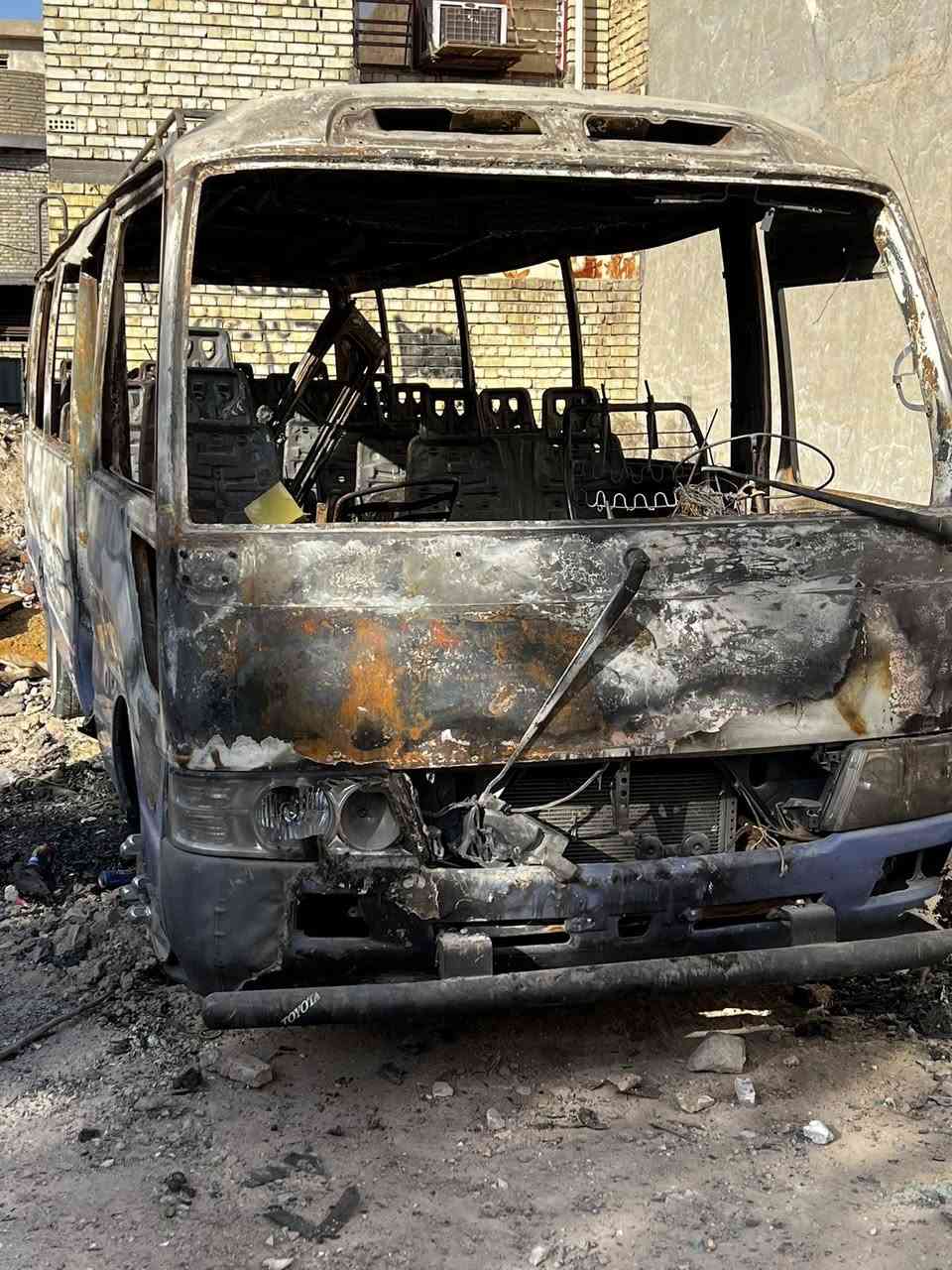 السلام عليكم كوستر للبيع موديل 2007 محرك كير اكسل كفاله هستوني شادهم  وملايحهن اي نار  مكاني بغداد الشعب رقمه بغداد 
*********** للستفسار
