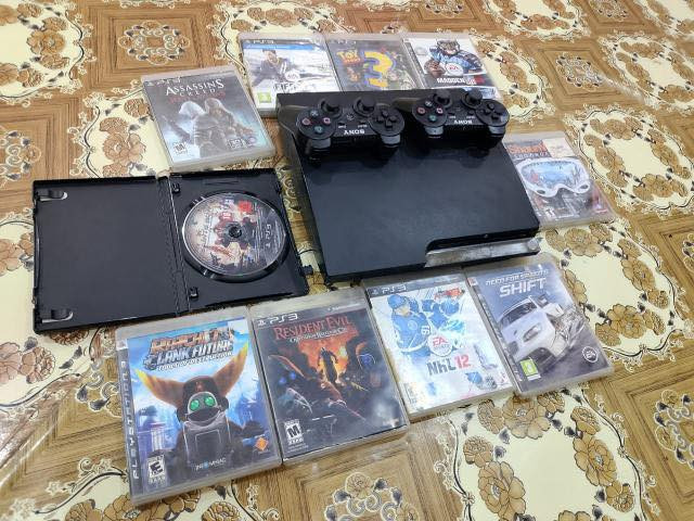 بلي 3 نظيف مع الاقراص و الجويستكات ومع العاب داخل الهارد
السعر 80 الف مع التوصيل الى جميع محافضات العراق
*********** متوفر واتساب
