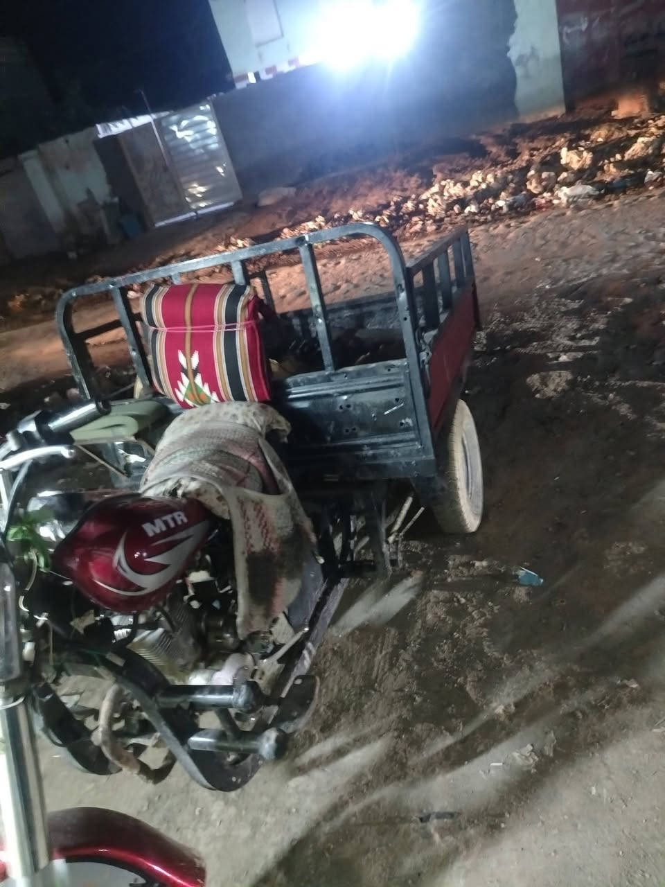 السلام عليكم ستوته (MTR) 
لل بيع مكينته 25 حصيرته تعبانهه 
وشاصيهه مكفول ارواق 
***********
