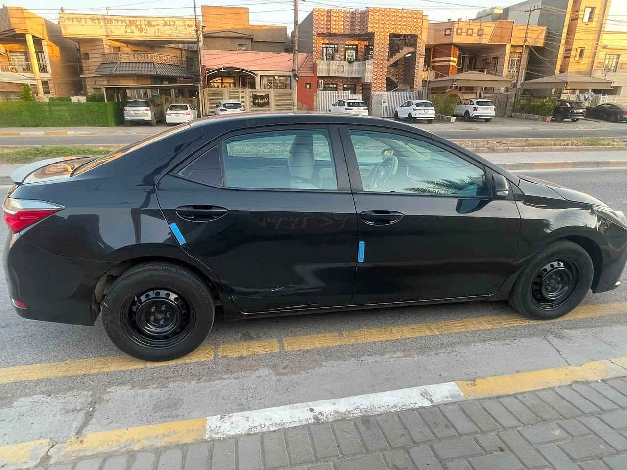 كورولا ٢٠١٨ خليجي …
بيها ٣ قطع صبغ بدون دواخل 
السياره نضيفه جدا 
مكينه ١٨٠٠ 
مواصفات الخليجي المعروفه 
سياره جاهزه للتواصل 
***********
