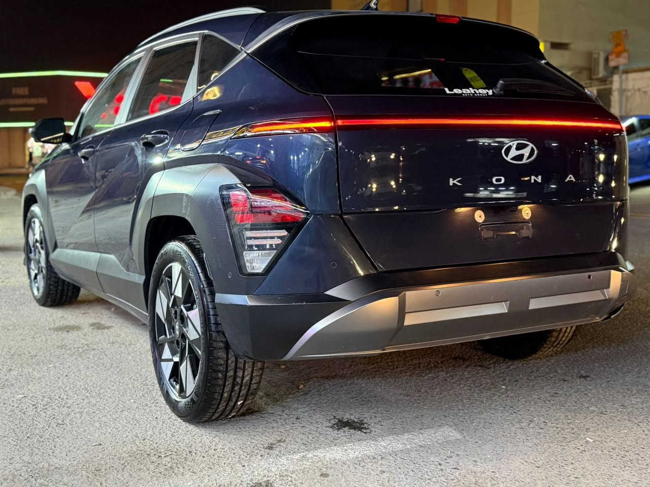 السلام عليكم كونا موديل 2024 مكينة 2000 دوش وارد استرالي السيارة فول مواصفات عده البانوراما 
المواصفات :
حساس عين 
تشغيل عن بعد 
خمس كامرات 360 
كراسي كهرباء
تدفئة وتبريد كشنات 
صندوق كهرباء 
قيادة ذاتية 
رادارات امامي خلفي جانبي  
شحن هاتف لاسلكي 
رادارات الخروج عن المسار 
ماسحات اوتو 
اضاءة اوتو
السيارة كلش نضيفة ومابيها اي نقص 
الحادث قطعة واحدة فقط 
السعر :145$ وبيها مجال 
التواصل :
***********رقم الهاتف
