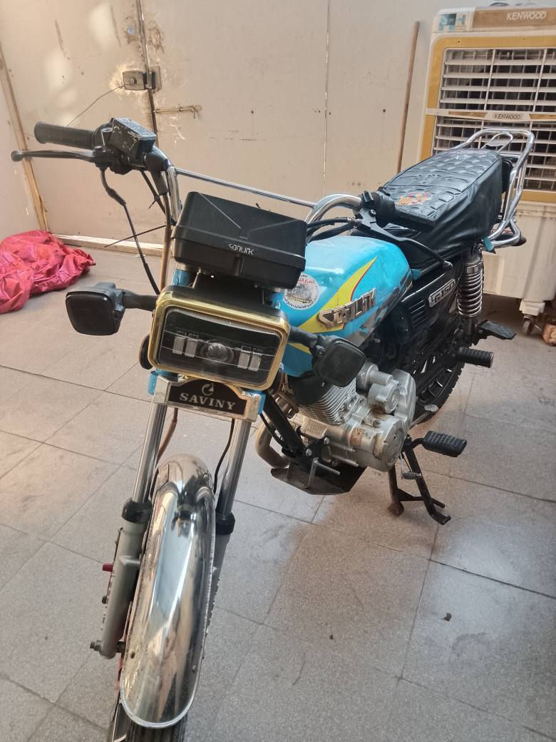 السلام عليكم دراجه سونلنك خمسه كير نقصه بك لايت فقط ولكلج شوي تعبان *********** بغداد, العراق
