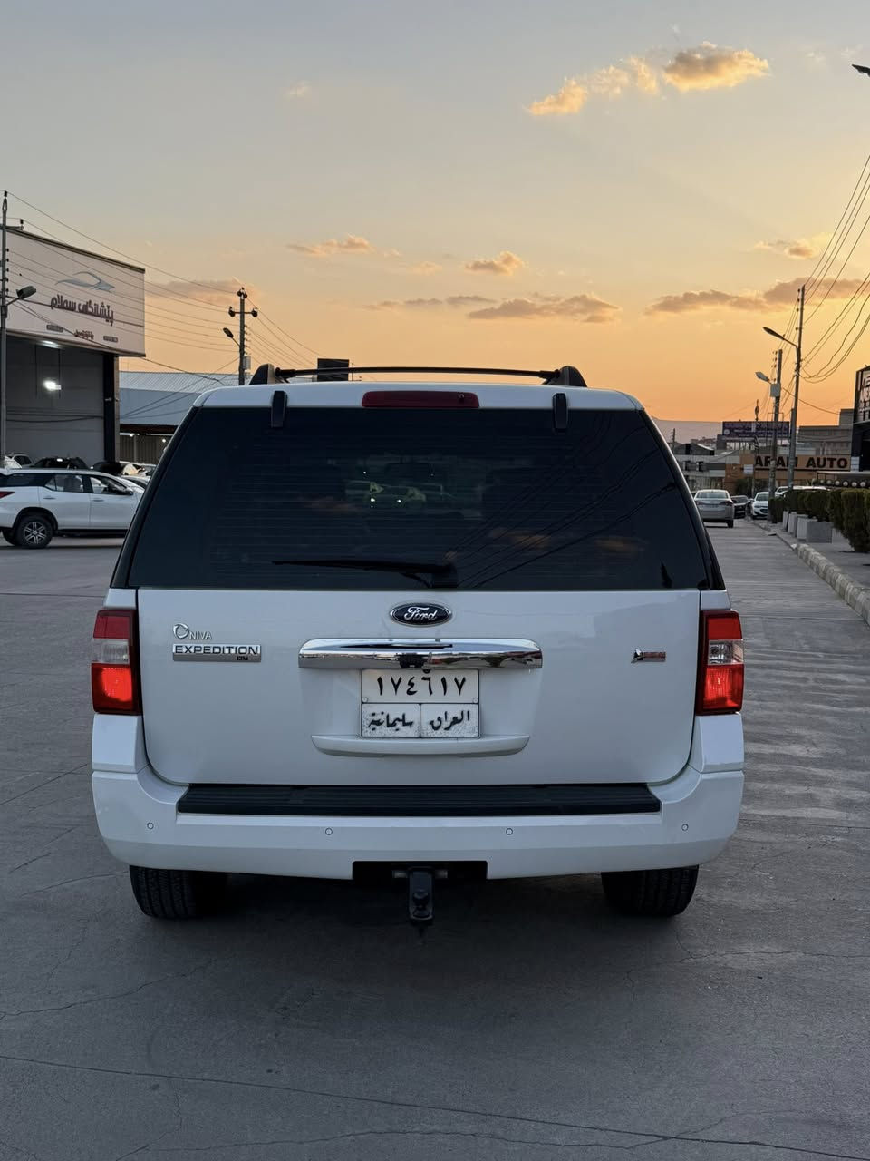 فورد إكسبيديشن 2013 سلايد فور ويل
استلام شركة XIT مكفولة من الصبغ 
محرك ممفتوحة جديدة 
كل جسم السيارة بشرط
4 تايرات جديد 

سويت سيرفس كامل للسيارة 
مابيها أي خلل او نقص 

رقم صاحب السيارة 
***********
