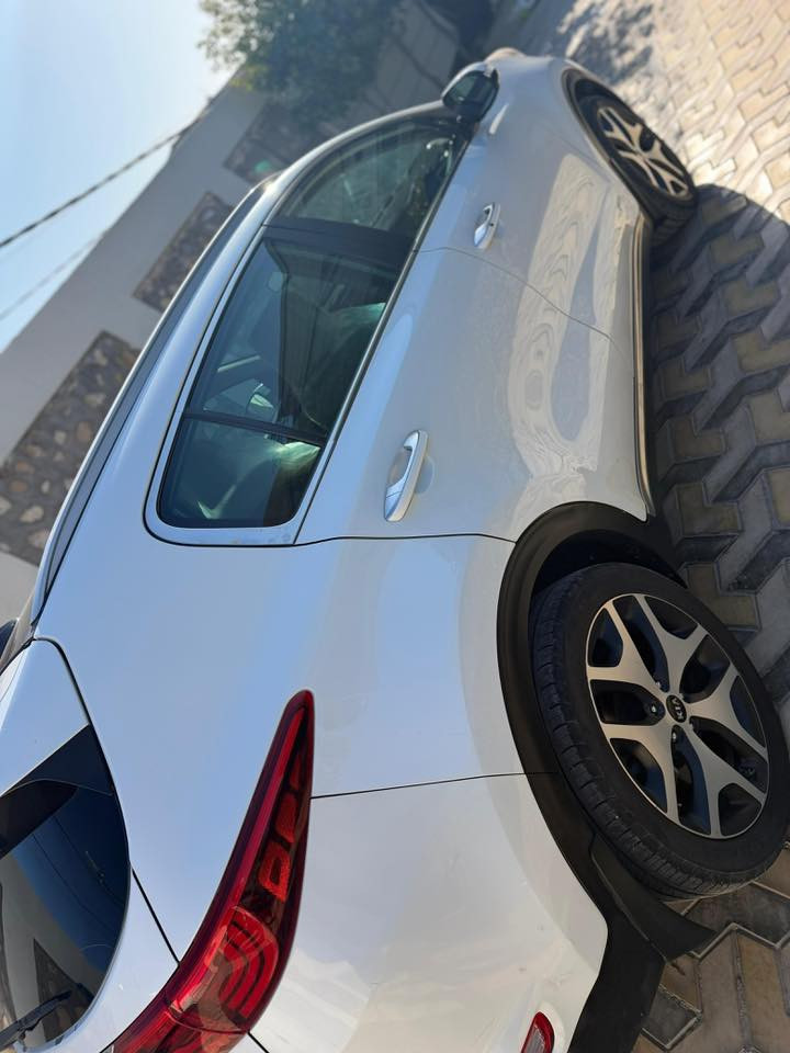 للبيع فقط سبورتج 2016 1/1 gt line
خليجي استيراد خاص 

-محرك 2400 دبل صالنصة
- فور ويل awd 
-حساس امامي خلفي
-رادار جانبي
-زراك لايت
لايت تفاعلي يتحرك مع الستيرن 
- زراعة عدسات ضمان ٣ سنوات 300$
- كشنات جلد اصلي gtline زلغ مابيهن
- ⁠الامامي تدفئة تبريد 
- ⁠كشنات خلفية تدفئة
- ⁠بنورامة  
- ⁠دبل بصمة
- ⁠ترحيب اضائة جانبية عند الاقتراب
- ⁠جنطة كهرباء (اوتو) فتح عند الاقتراب 
- ⁠مري كهرباء 
- ⁠ستيرن D رياضي 
- ⁠شفتات ستيرن 
- ⁠مراية وسطية اوتو (تعتيم ذاتي)
- ⁠جام خلفي اخضر بلادي 
- ⁠تحكمات ستيرن جهتين 
- ⁠كروز قفل سرعة 
- ⁠ اوامر صوتيه 
- ⁠انضمة قيادة (sport,normal,eco) 
- ⁠اوتو هولد auto hold
- ⁠مانع انزلاع esc
- ⁠مانع فقدان الجر tcs 
- ⁠مانع انحدار  hac
- ⁠مانع تصادم 
- ⁠نزول منحدرات dbc
- ⁠شحن وايرلس 
- ⁠سماعات jbl اصلية عدد 10 سماعات 
- ⁠شاشة جبيرة لمس 
- ⁠قطعتين تبريد
- ⁠ثلاجة داخل الحصان
- ⁠تخم تاير جديد 
- ⁠5ويل كب حجم 19
- ⁠باتري جديد
- ⁠ادامة كاملة لكل منضومة الاحتراق
- ⁠صيانة سيارة كله ب الشركة العامة  
- ⁠الكير والمكينة والتبريد بالكارتون كفالة
- ⁠سيارة جاهزة على اخر حباية
- ⁠رقم بغداد شرط التحويل
- ⁠ماشية 108 كيلو حقيقي والصور تحكم 
- - ⁠سيارة احلى من صور وكلشش جديدة وبعد بيها هواي مواصفات
⁠
❌ ⁠السيارة بيه فقط بارد صغير اقل ال 4 اصابع بقبق الجنطة يم علامة كية ومامبين نهائي
مكاني بابل الحله مركز المدينه 
السعر 189 وبيها مجال بسيط 
 
فقط الشراي يتصل ويدلل 
***********
