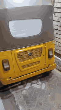 تكتك موديل ٢٢ أوراق سحب بس الصفرا اصليه أبيع كوم حديد كشر مكفول مكينته مبدل بو ش وبستم تكتك جديده السعر خمس ملاين مكاني مدينه الصدر رقم ***********
