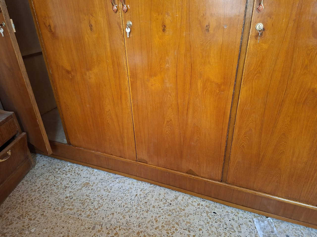 كنتور نظيف استعمال قليل / ***********
٢٠٠ الف / في قره قوش
