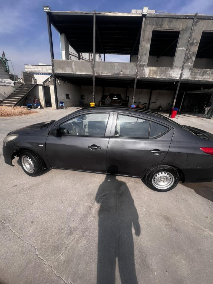 نيسان صني موديل 2018
كير مكينة مكفولات 

كفالة سرقة و عشائر 

مكصوصة جنطة 

سيارة متومة 

سيارة ضايعة بالشارع و اقتصادية 

المكان بصرة 
السعر 42 
للتواصل ***********
