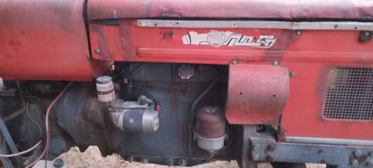 اليلام عليكم
عنتر موديل 90 ارقام وسنويه 
مكينه مكفوله من كلشي ماناقصه شي تايرات قبل شهر شادهن
تخم ثگاله امامي وخلفي
كهربائيات كامله
وراه فدان وخرناشه
***********
***********
المكان بغداد يريع الدولي جسر سادس
غير متواجد ع الفيسبوك
