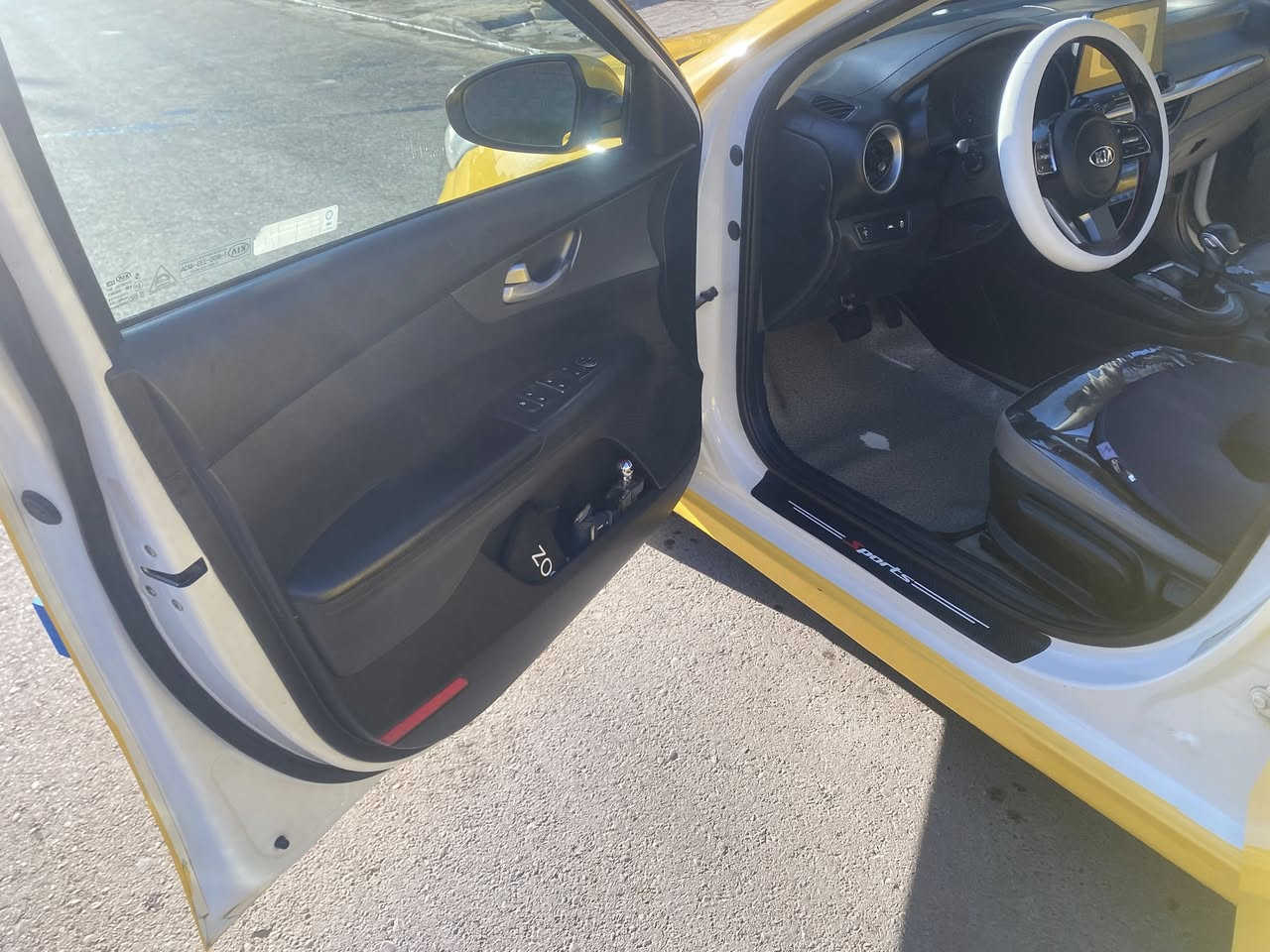 السلام عليكم
كيا فورتي ٢٠١٩
وارد أمريكي 
الحادث مال امريكة مأشر علي بل صورة 
بل عراق طار البنيد ونضربت رصيف 
صار بيهة ضربة بل بجم خفيفة والحوض مال سبير مبدل
سيارة نص فول 
رقم بغداد باسمي 
سيارة منضومة غاز وزارة النفط 
سيارة جاهزة مناقصهة اي شي 
مكاني بغداد 
***********
للاستفسار الاتصال عل رقم فقط 

السعر ١١٨$
مصفر هيئة وغرامات
تحويل مباشر ثاني يوم
