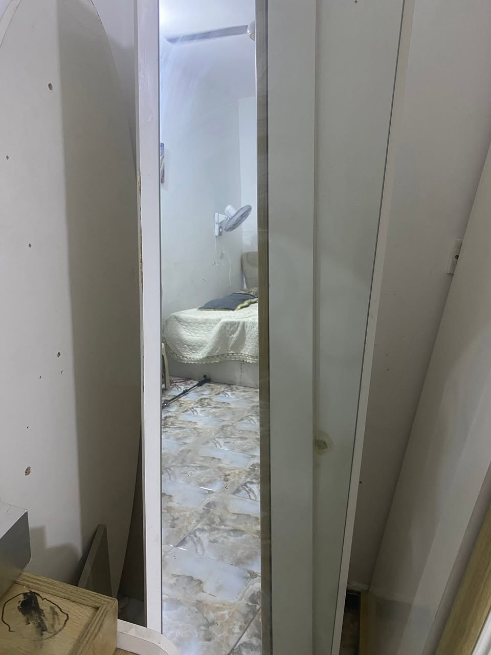 السلام عليكم غرفة نوم نضيف وكلش حلوه وفخمه حبايب ماخذينه بمليون ونص ورايدته ب650قفل رجآ الموشراي  لاتدخل اتعامل


**إذا كنت صاحب هذا الإعلان وتريد حذفه لأي سبب، رجاءا أرسل رسالة إلى الدعم الفني**